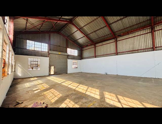 350M² WAREHOUSE TO LET IN ROODEPOORT CENTRAL